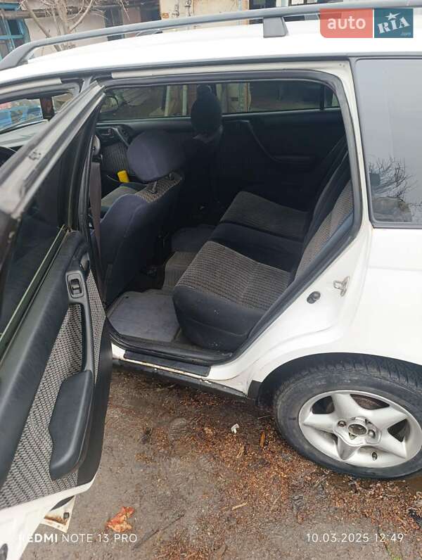 Универсал Toyota Carina E 1993 в Великодолинском