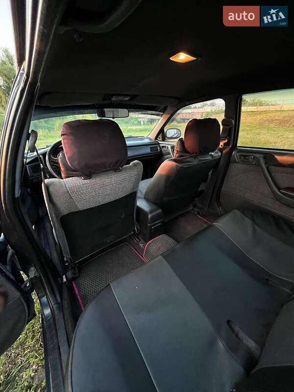 Седан Toyota Carina E 1993 в Балте