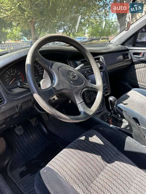 Лифтбек Toyota Carina E 1993 в Южноукраинске