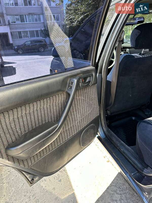 Лифтбек Toyota Carina E 1993 в Южноукраинске