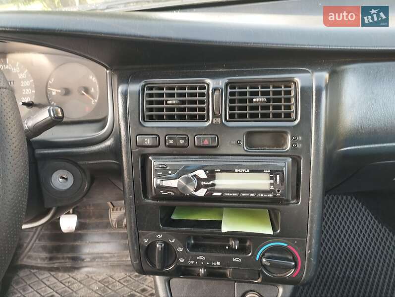 Седан Toyota Carina E 1993 в Слобожанском