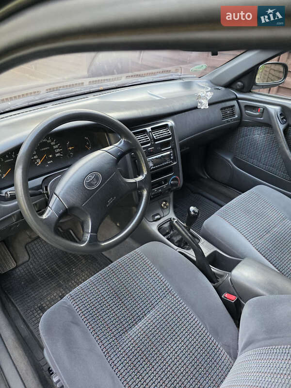 Седан Toyota Carina E 1996 в Ирпене