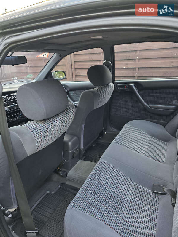 Седан Toyota Carina E 1996 в Ирпене