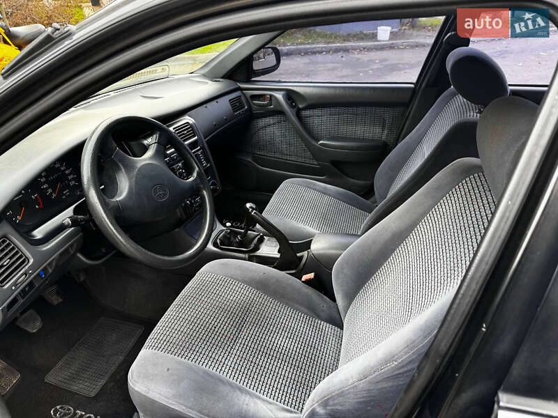 Седан Toyota Carina E 1995 в Одесі