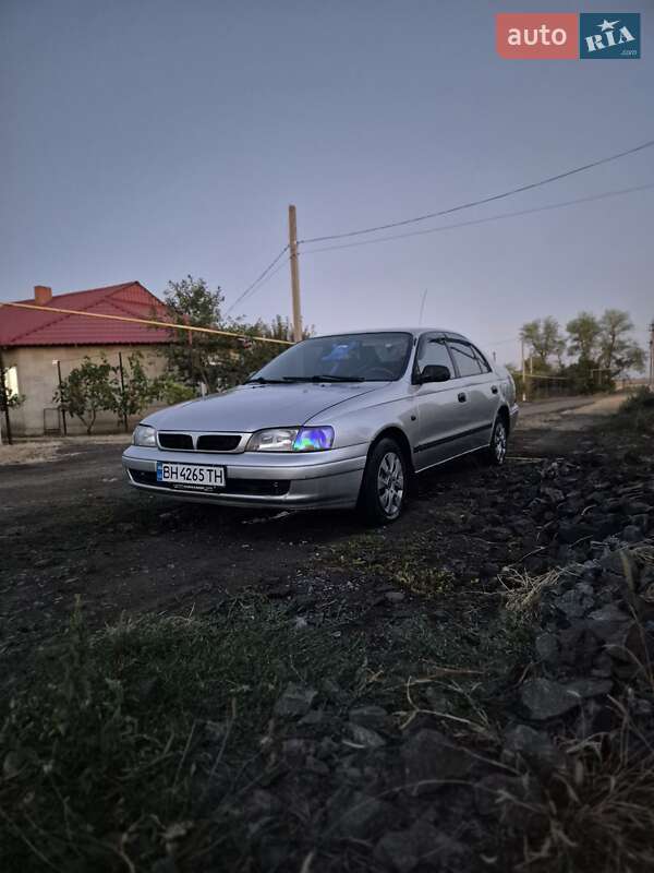 Седан Toyota Carina E 1997 в Подольске