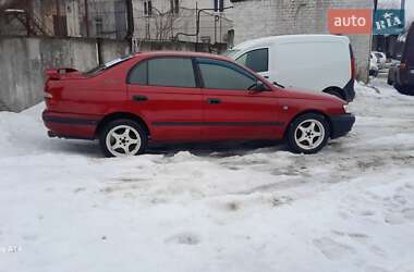 Седан Toyota Carina E 1995 в Луцке