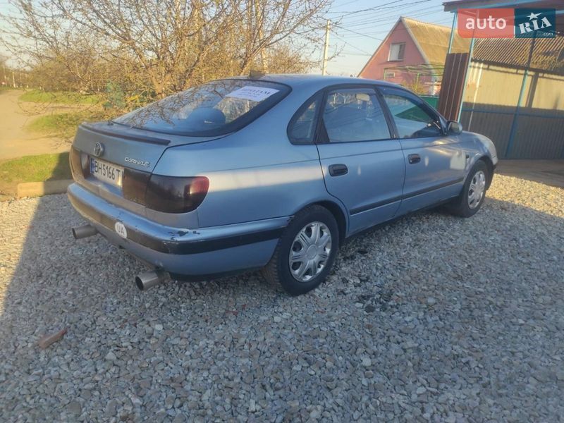 Седан Toyota Carina E 1992 в Раздельной