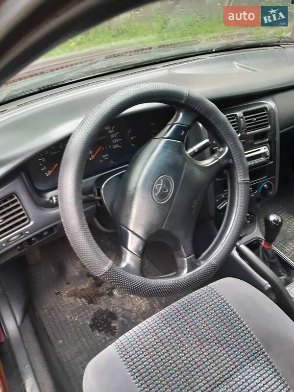 Седан Toyota Carina 1996 в Костопілі