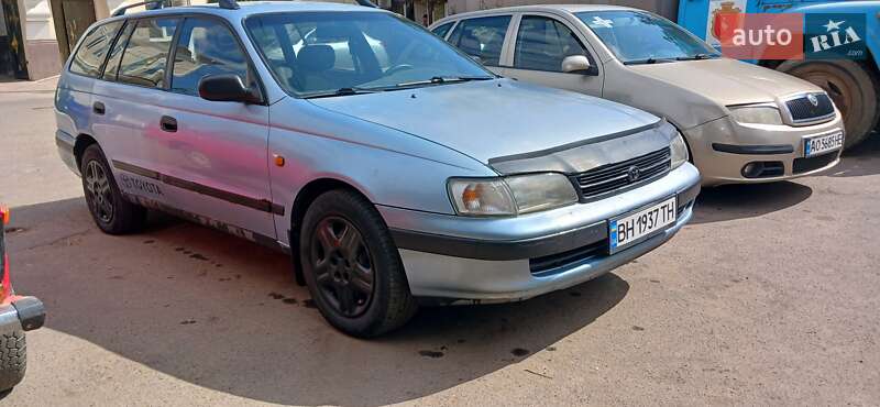 Седан Toyota Carina 1994 в Березівці