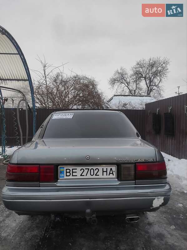 Седан Toyota Carina 1988 в Первомайске