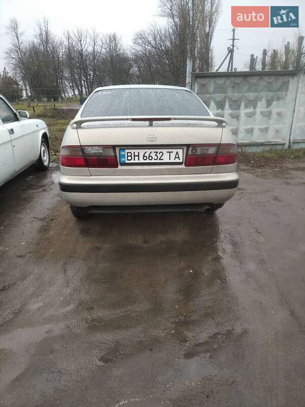 Седан Toyota Carina 1993 в Подольске
