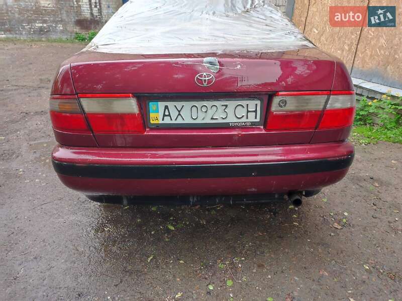 Седан Toyota Carina 1995 в Харькове
