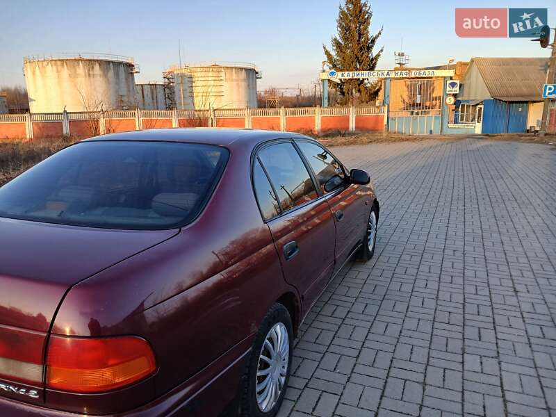 Седан Toyota Carina 1997 в Калиновке