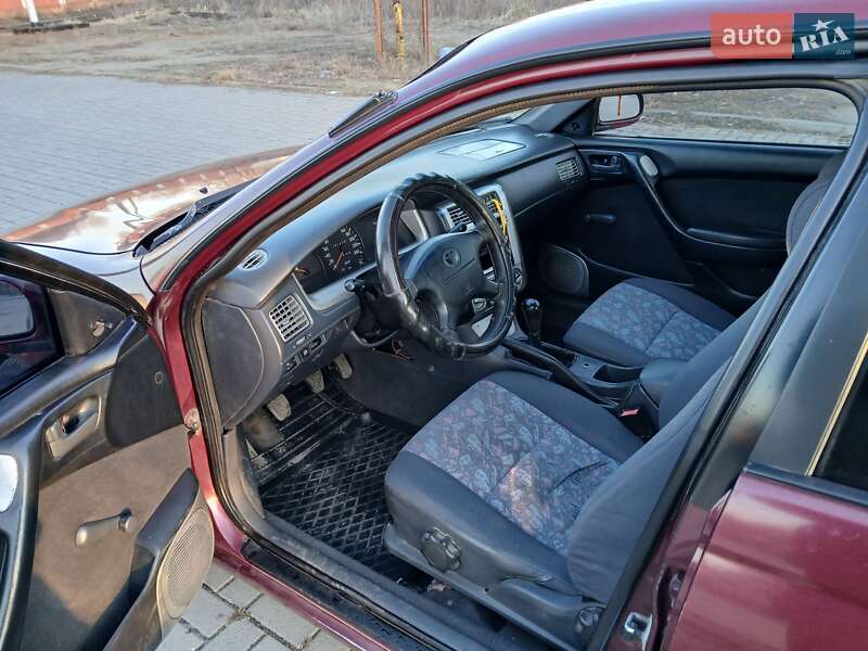 Седан Toyota Carina 1997 в Калиновке