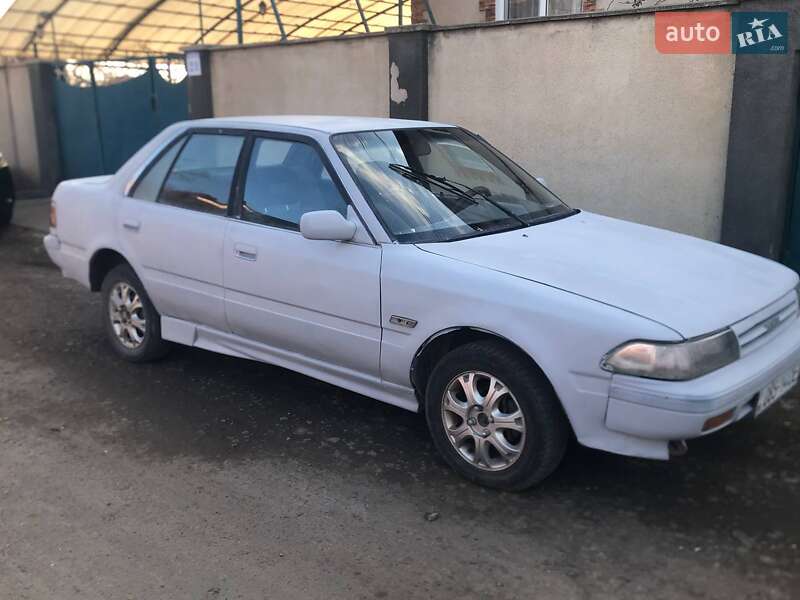 Седан Toyota Carina 1990 в Одессе
