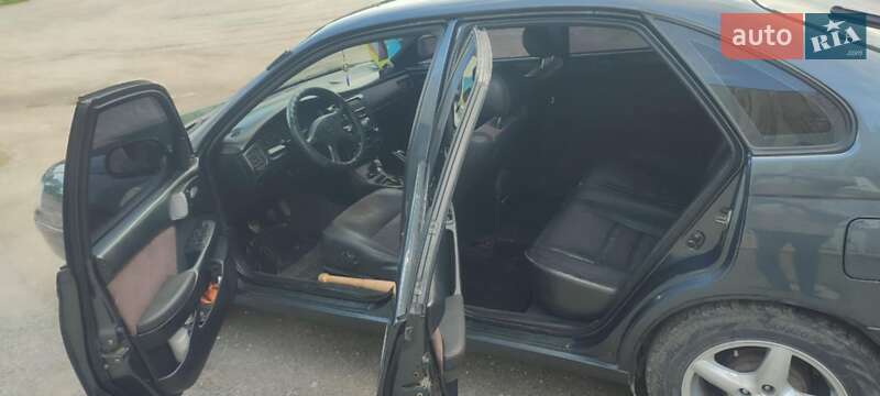 Седан Toyota Carina 1994 в Каменец-Подольском