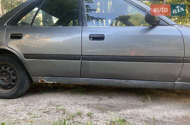 Седан Toyota Carina 1989 в 