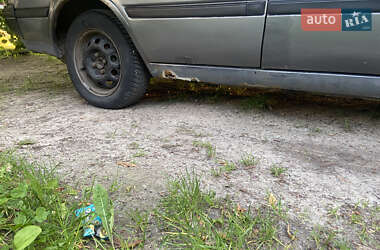 Седан Toyota Carina 1989 в 