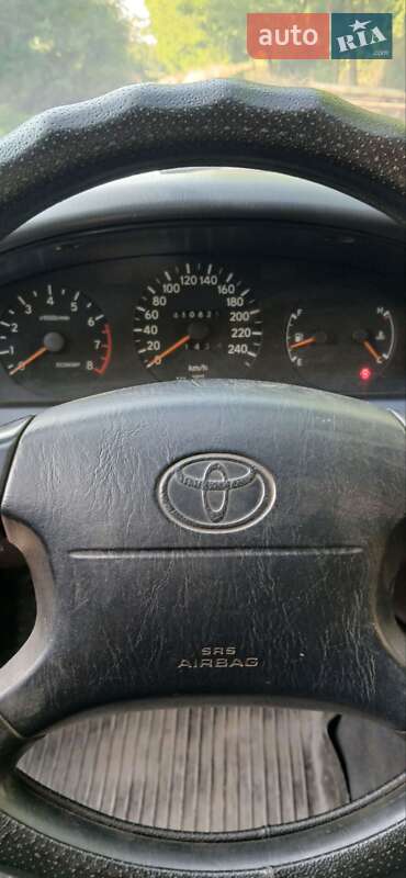 Седан Toyota Carina 1995 в Одессе