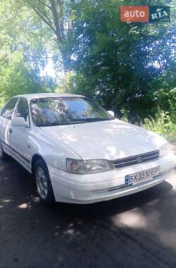 Седан Toyota Carina 1993 в 