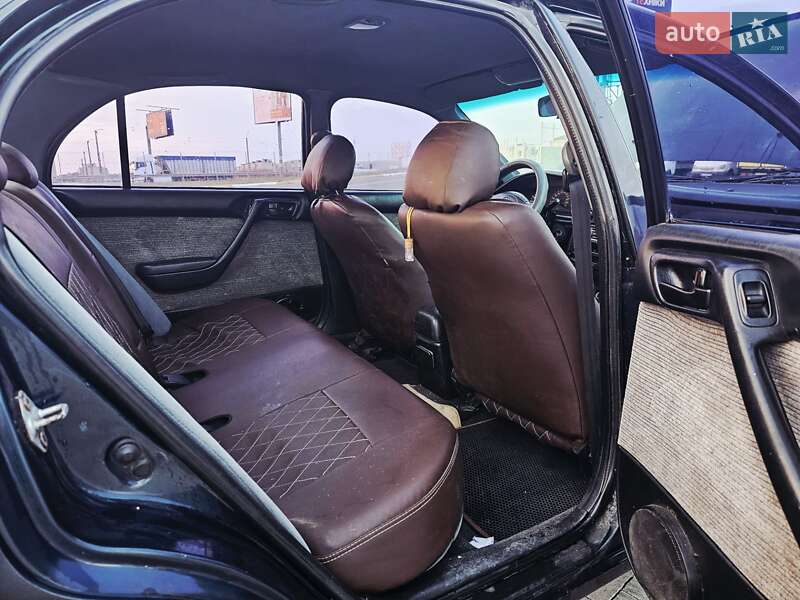 Седан Toyota Carina 1992 в Авангарде