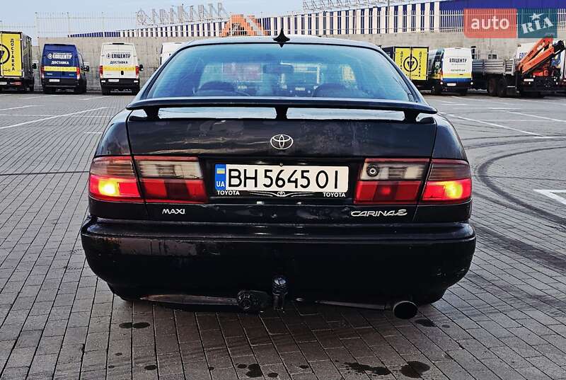 Седан Toyota Carina 1992 в Авангарде