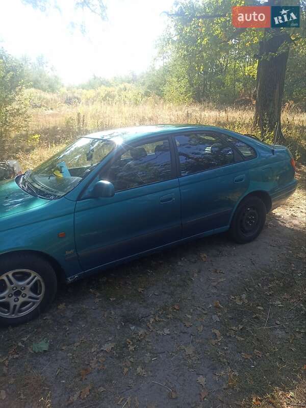 Седан Toyota Carina 1998 в Киеве