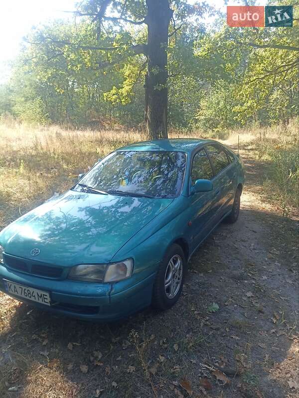 Седан Toyota Carina 1998 в Киеве
