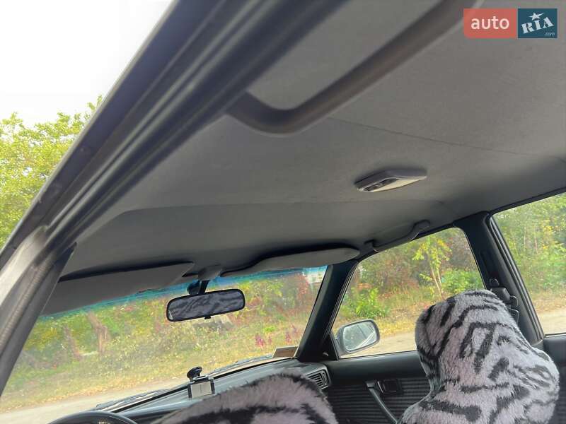 Седан Toyota Carina 1990 в Харкові