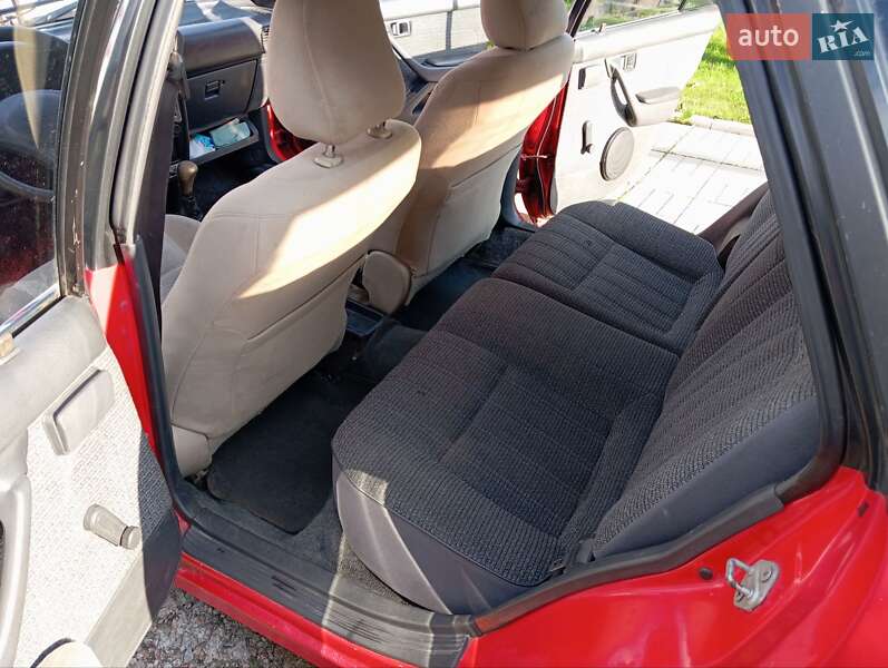 Универсал Toyota Carina 1988 в Сумах