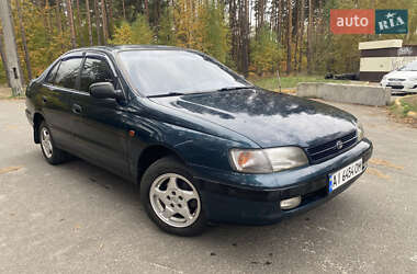 Седан Toyota Carina 1995 в Ирпене