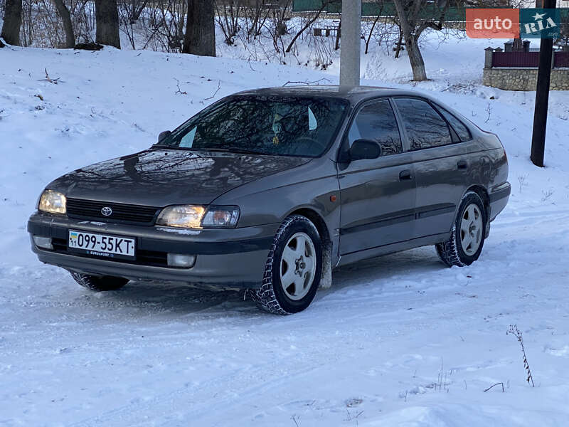Седан Toyota Carina 1994 в Збараже