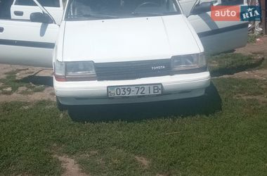 Седан Toyota Carina 1987 в Житомире