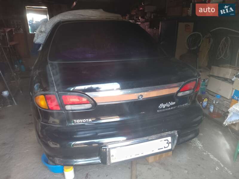 Седан Toyota Cavalier 1997 в Валках