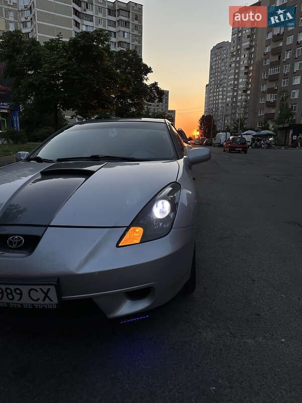 Купе Toyota Celica 2000 в 