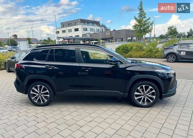 Внедорожник / Кроссовер Toyota Corolla Cross 2024 в Киеве