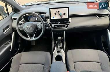 Позашляховик / Кросовер Toyota Corolla Cross 2024 в 