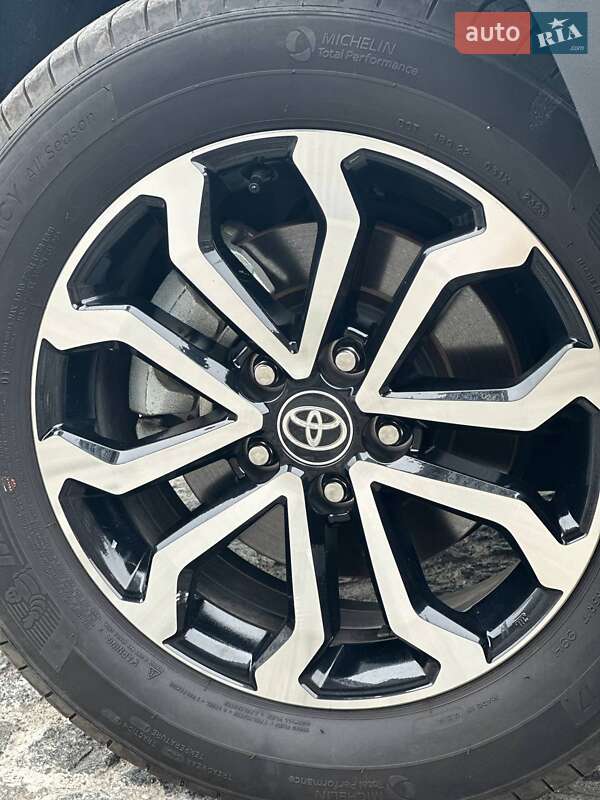 Внедорожник / Кроссовер Toyota Corolla Cross 2023 в Днепре фото 15 Внедорожник / Кроссовер Toyota Corolla Cross 2023 в Днепре