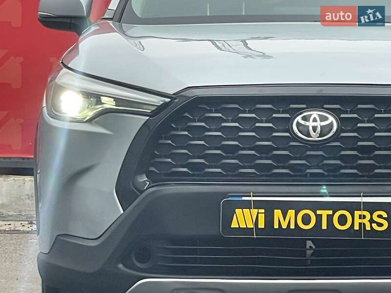 Внедорожник / Кроссовер Toyota Corolla Cross 2022 в Киеве