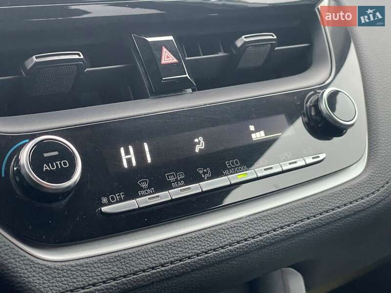 Внедорожник / Кроссовер Toyota Corolla Cross 2022 в Киеве