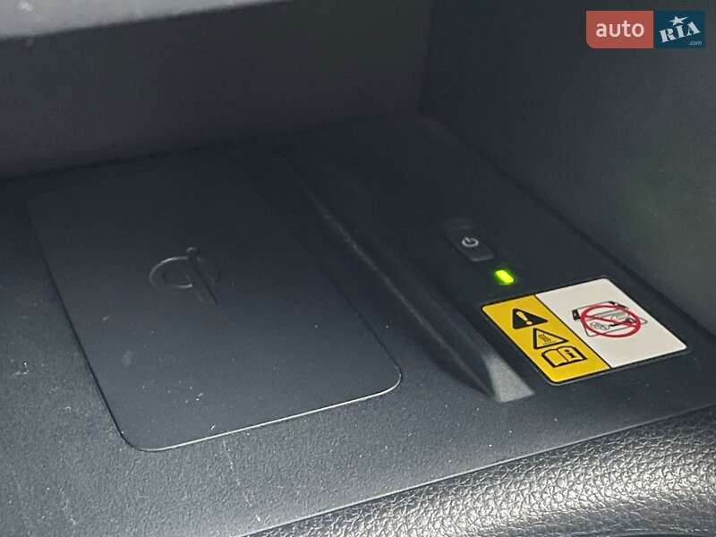 Внедорожник / Кроссовер Toyota Corolla Cross 2022 в Киеве