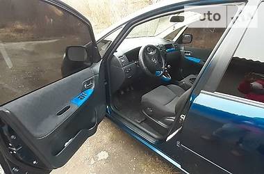 Хэтчбек Toyota Corolla Verso 2004 в Шостке