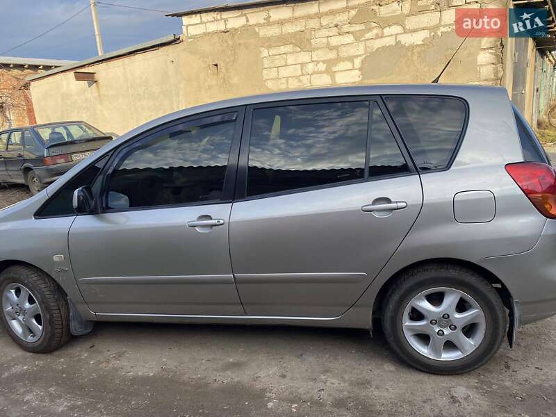 Мінівен Toyota Corolla Verso 2002 в Білгороді-Дністровському