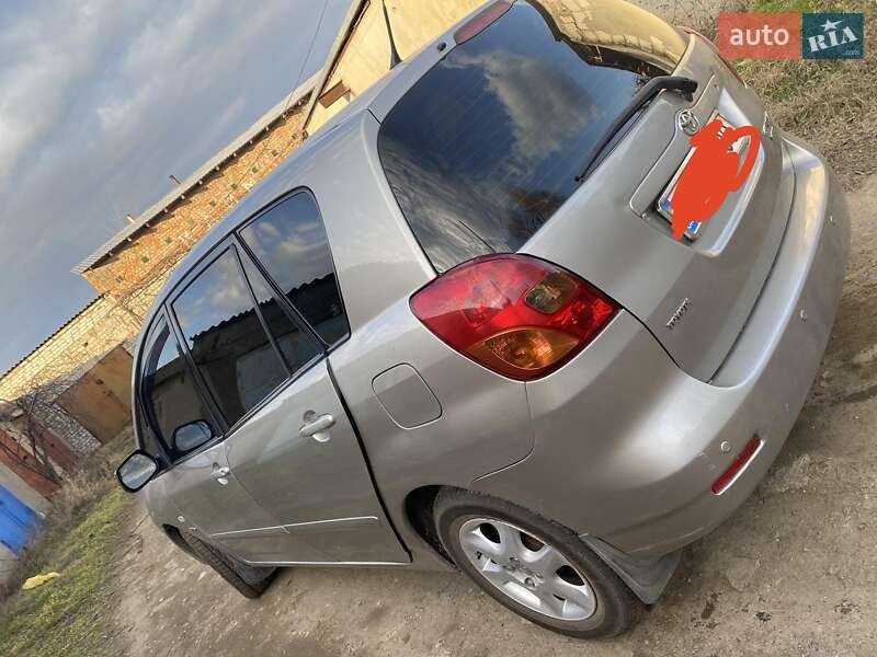 Мінівен Toyota Corolla Verso 2002 в Білгороді-Дністровському