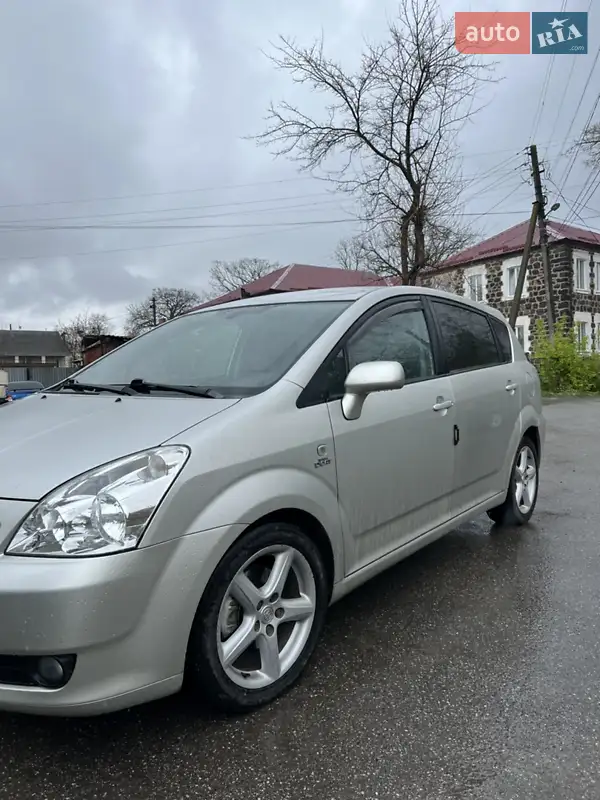 Toyota Corolla Verso 2005