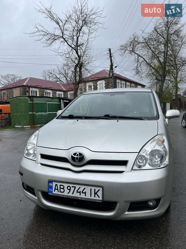 Мінівен Toyota Corolla Verso 2005 в Гнівані