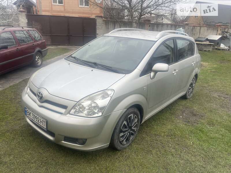 Toyota Corolla Verso 2005