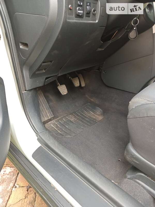 Мінівен Toyota Corolla Verso 2004 в Хоролі