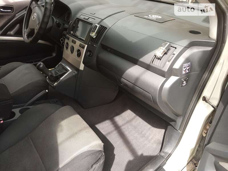 Мінівен Toyota Corolla Verso 2004 в Хоролі