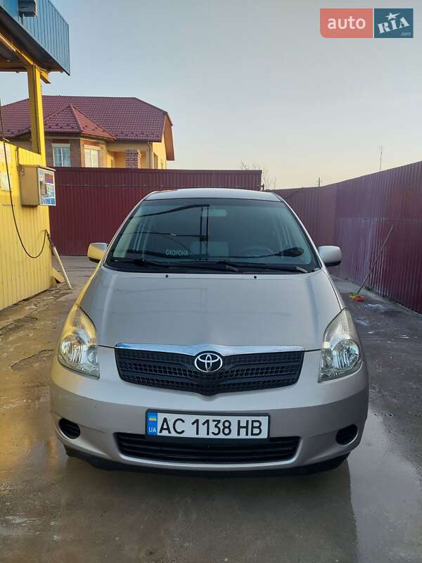 Мінівен Toyota Corolla Verso 2003 в Володимирі